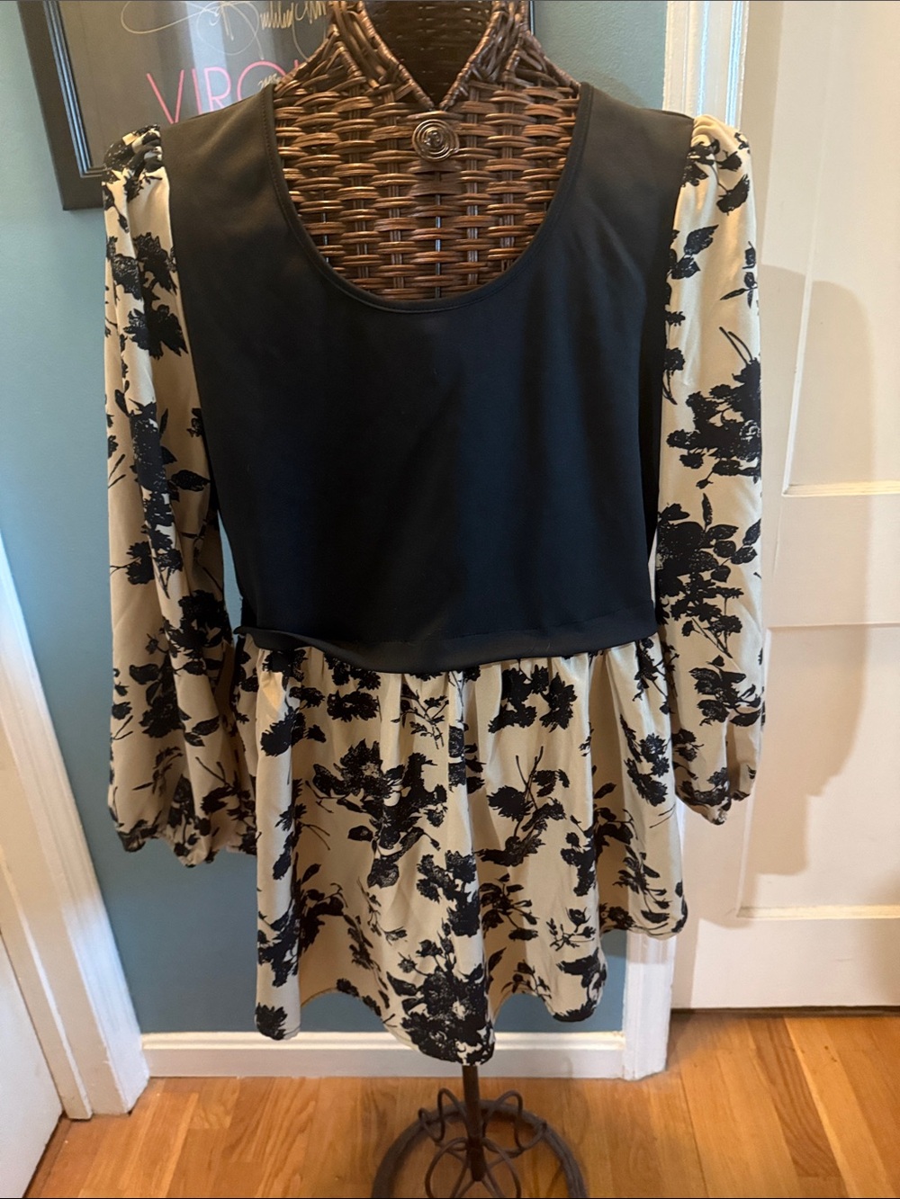 SHEIN Black Yoke Floral Peasant Blouse in Cream and Black